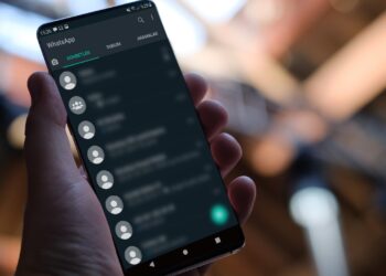 Android ve iPhone'da WhatsApp Karanlık Modu Açma